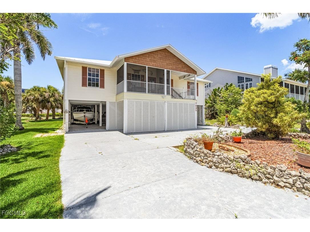 7692 Myrsine Circle Bokeelia FL 33922 2025003084 image1