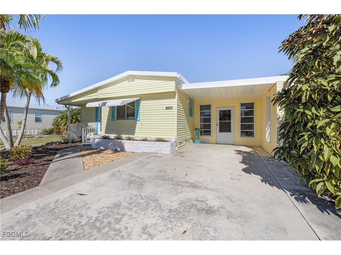 7696 Helen Road Bokeelia FL 33922 2026002797 image4