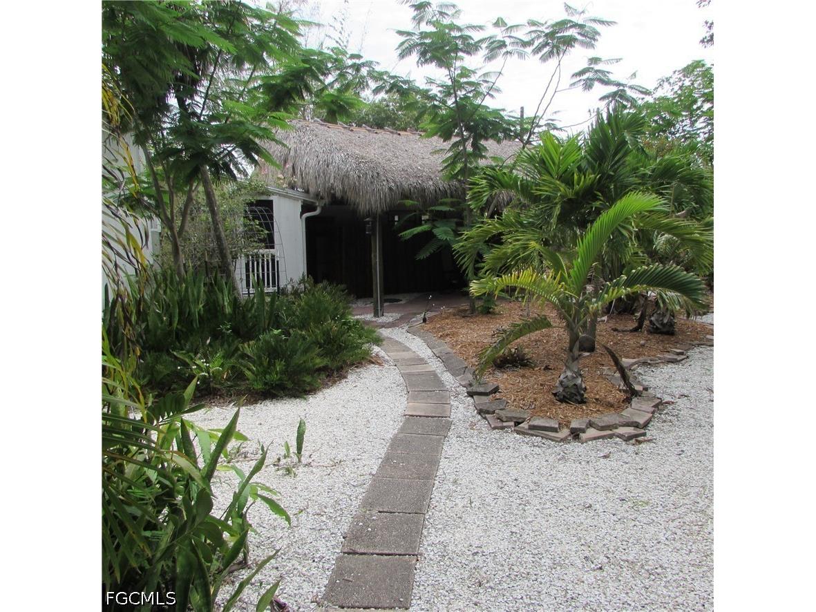 7697 Beach Daisy Lane Bokeelia FL 33922 2026025373 image1