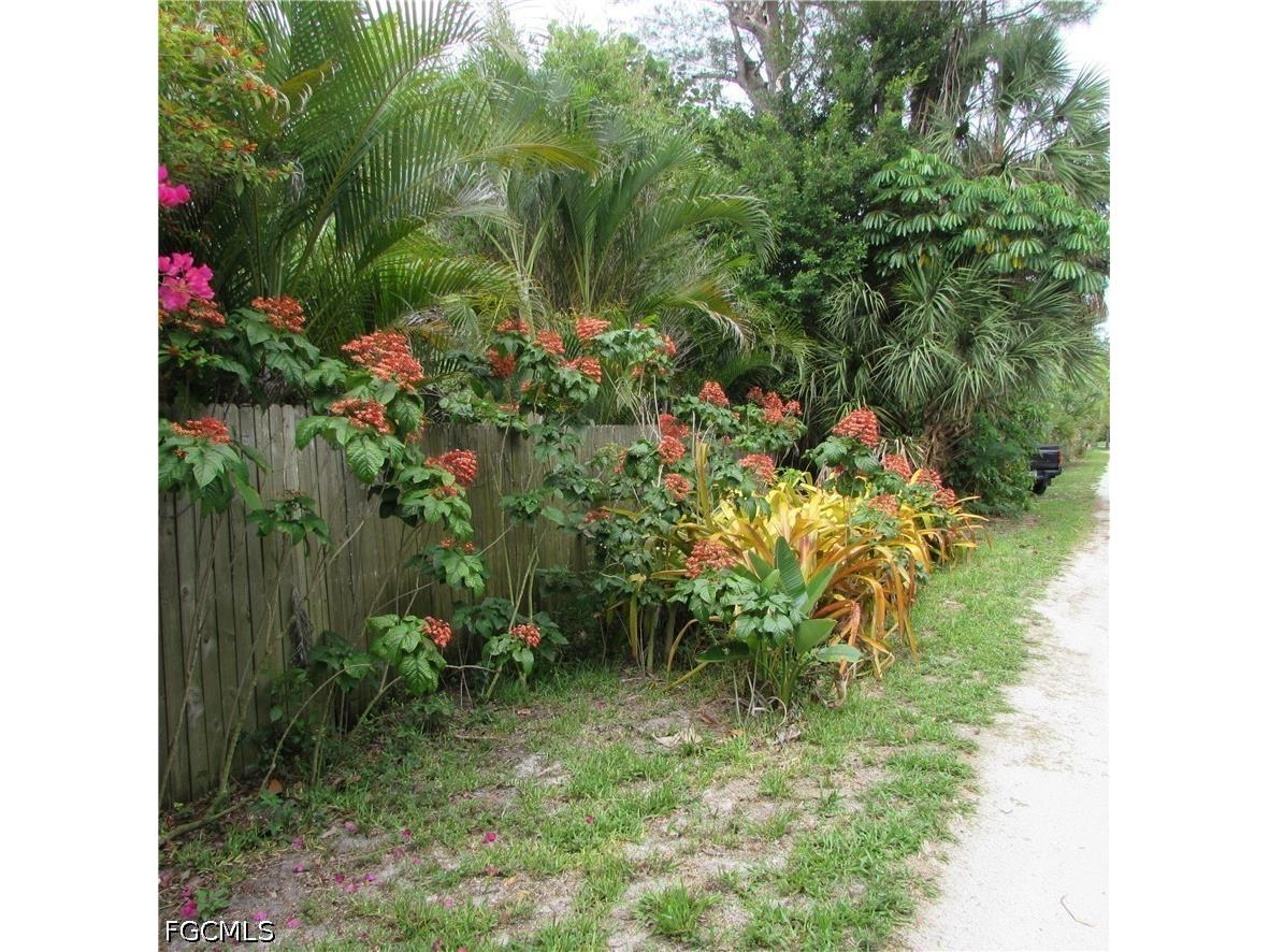 7697 Beach Daisy Lane Bokeelia FL 33922 2026025373 image33