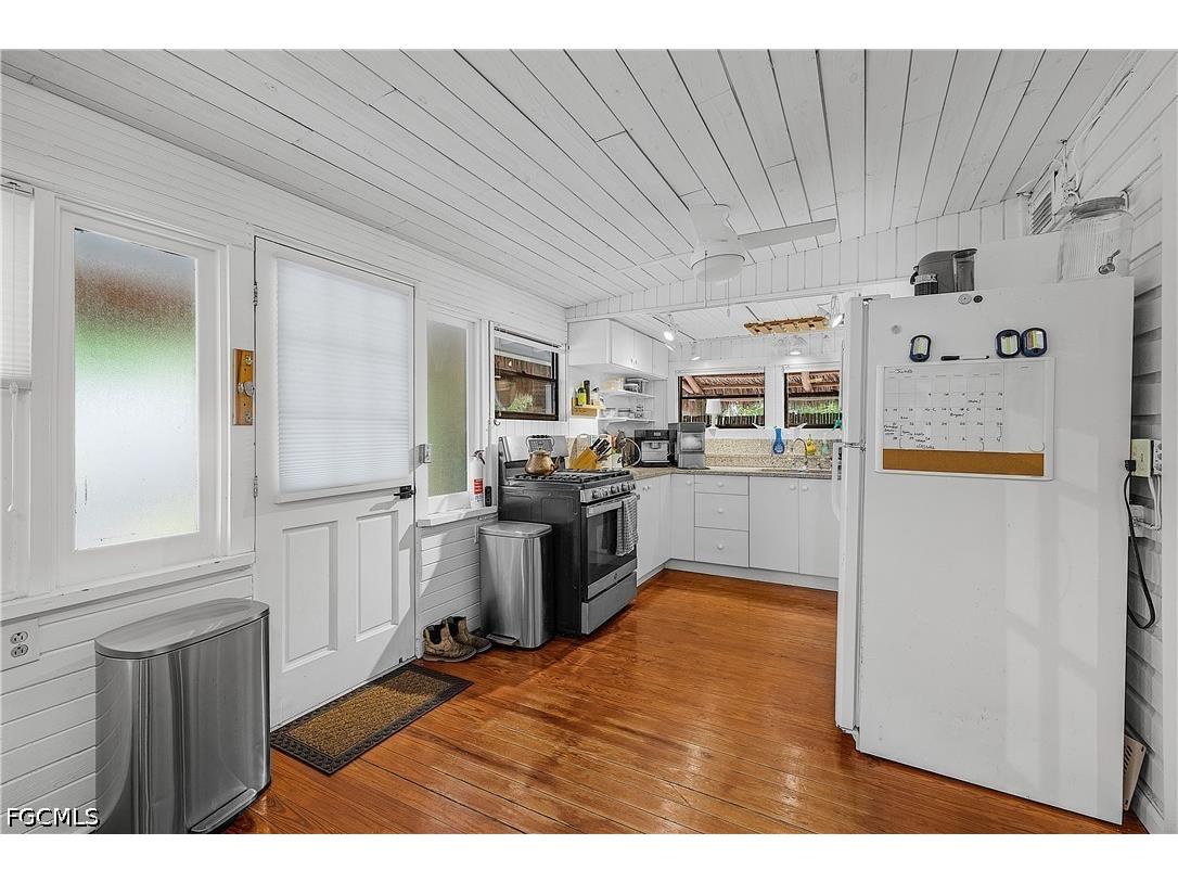 7697 Beach Daisy Lane Bokeelia FL 33922 2026025373 image4