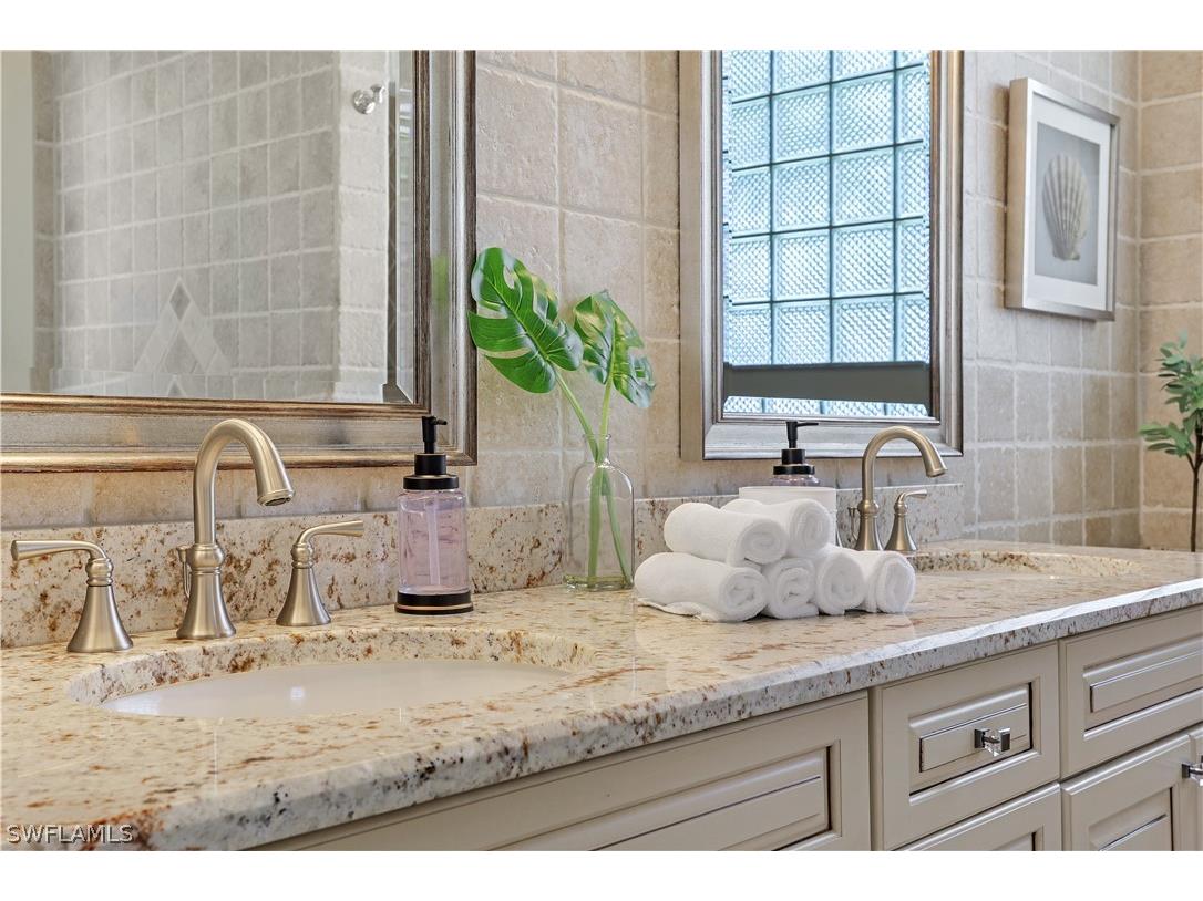 7699 Groves Road Naples FL 34109 226010422 image21