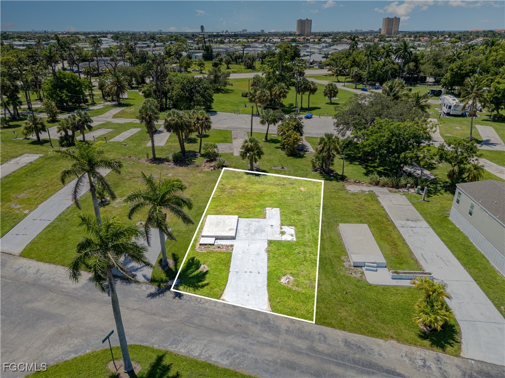 77 Birch Boulevard Fort Myers FL 33908 2025006507 image7