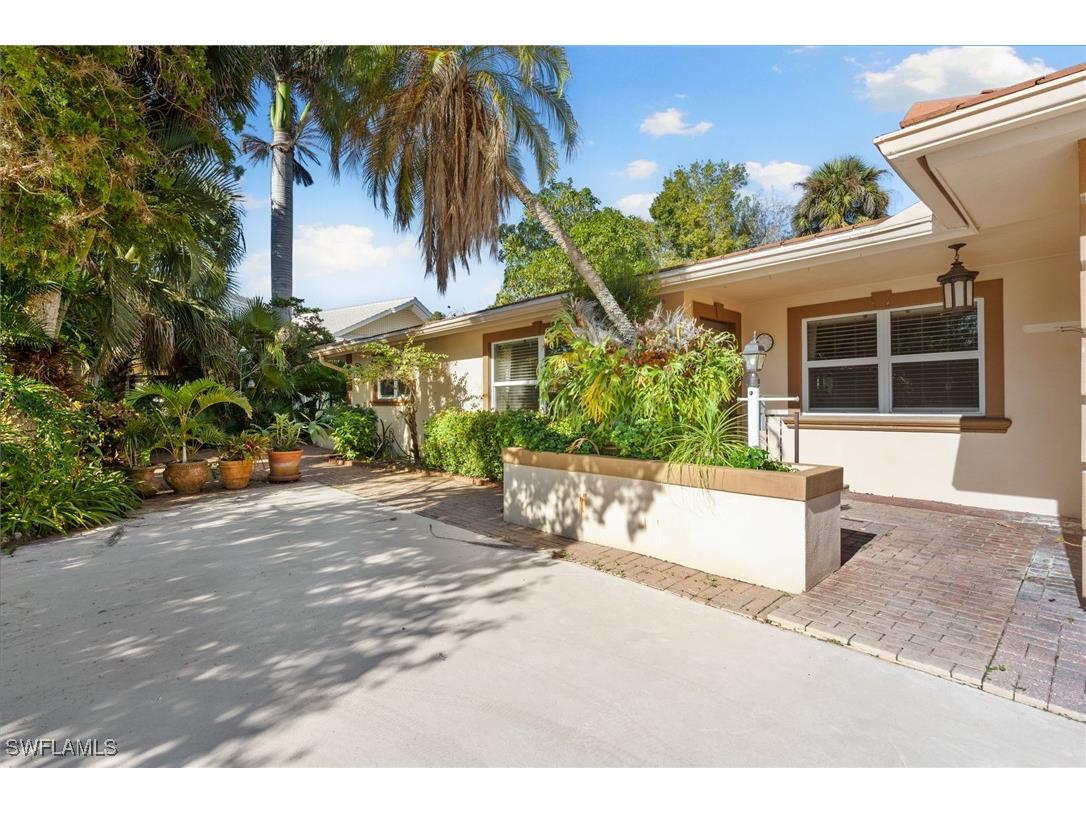 77 Cypress Point Drive Naples FL 34105 225075673 image10