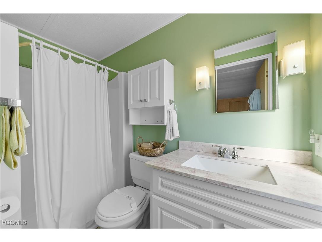 77 Snead Drive North Fort Myers FL 33903 2025006954 image25