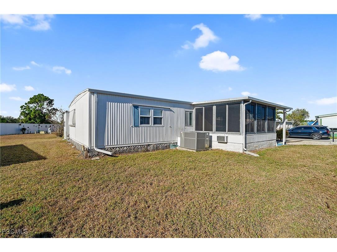 77 Snead Drive North Fort Myers FL 33903 2025006954 image27