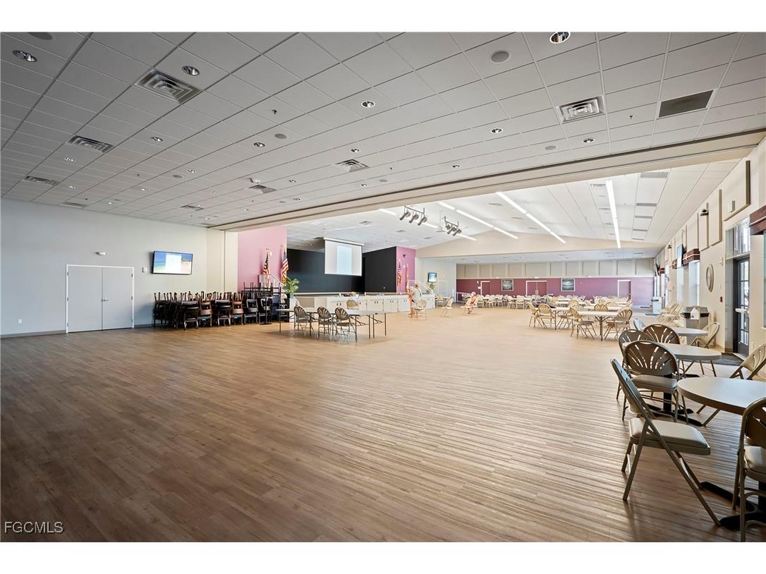 77 Snead Drive North Fort Myers FL 33903 2025006954 image34