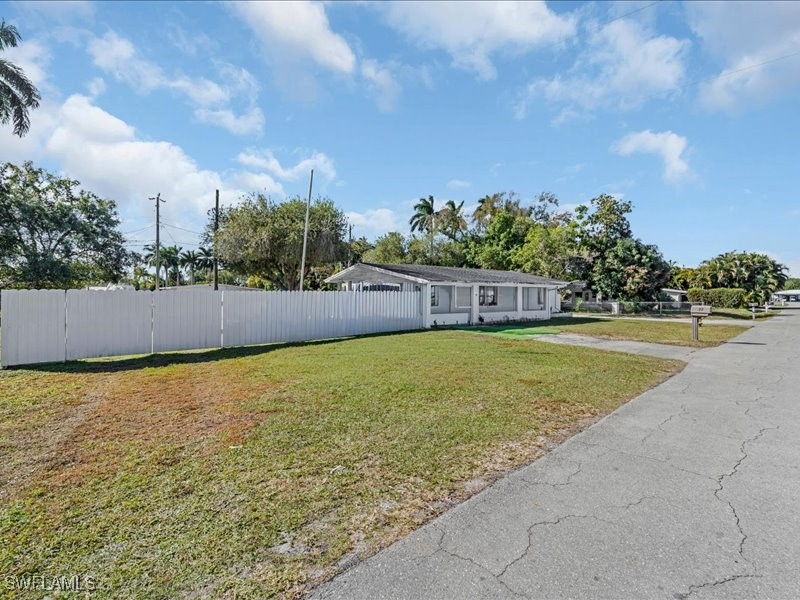 77 Glenmont Drive W North Fort Myers FL 33917 226005638 image30