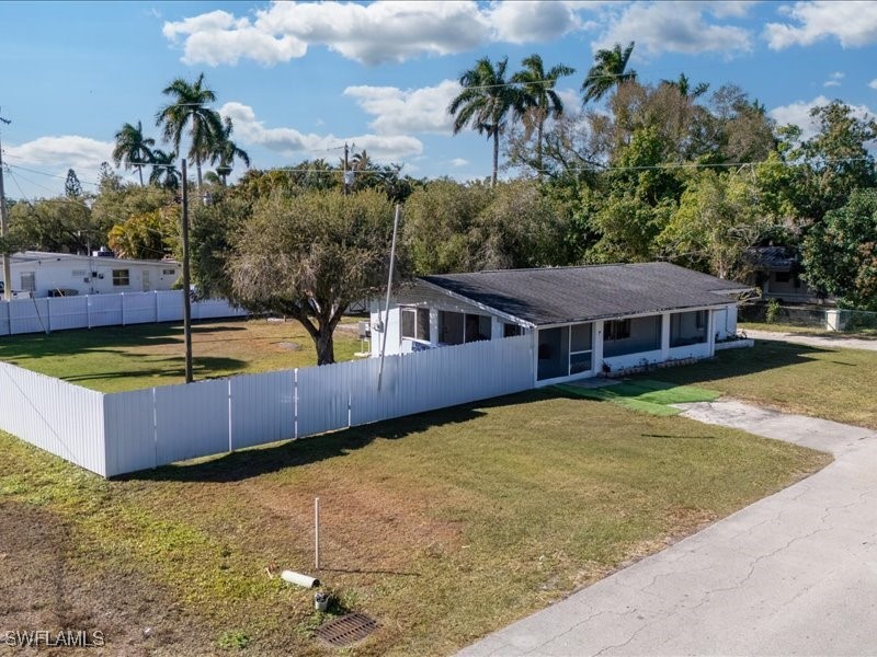 77 Glenmont Drive W North Fort Myers FL 33917 226005638 image32