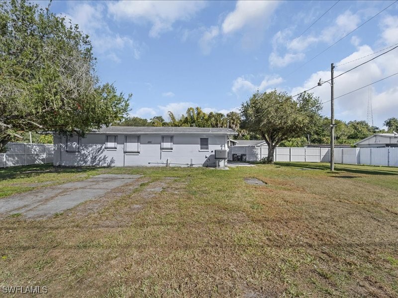 77 Glenmont Drive W North Fort Myers FL 33917 226005638 image39