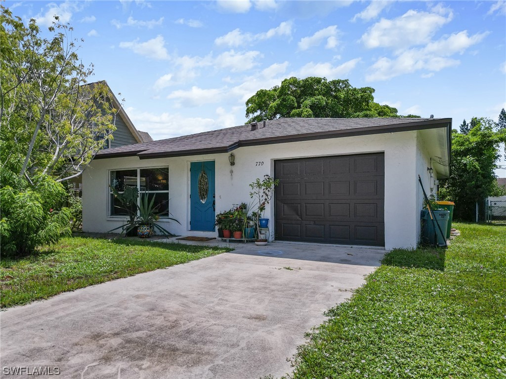 770 109th Avenue N Naples FL 34108 223068167 image1