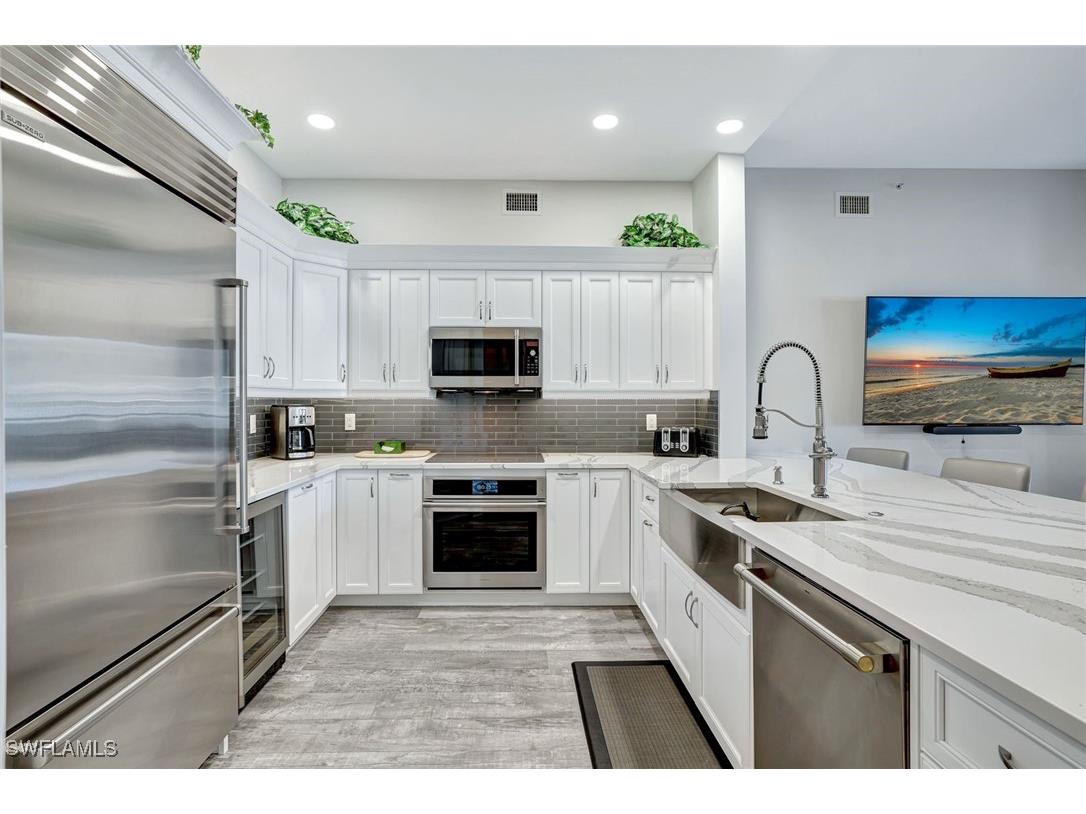 770 Bentwater Circle #103 Naples FL 34108 225067734 image1