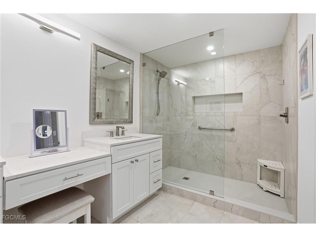 770 Luisa Lane #3 Naples FL 34104 2026002760 image21