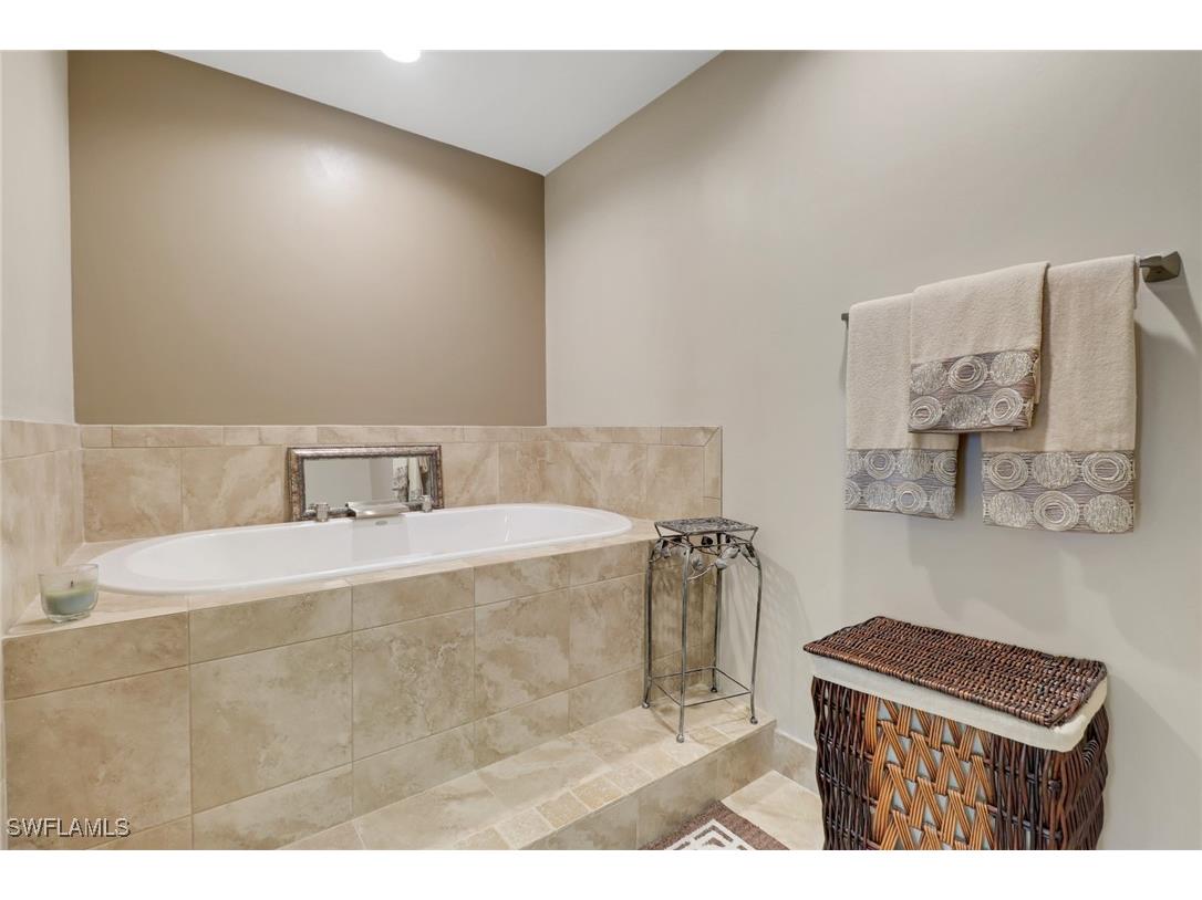 770 Waterford Drive #202 Naples FL 34113 225062089 image26