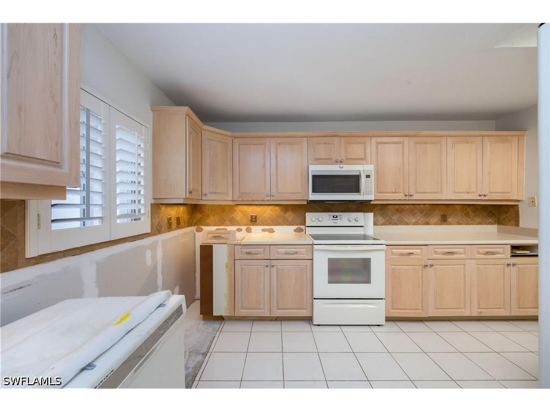 770 Waterford Drive #302 Naples FL 34113 226014413 image8