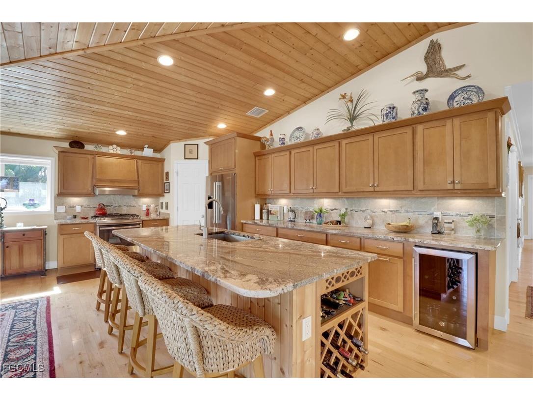 7704 Myrsine Circle #10 Bokeelia FL 33922 2025022580 image12