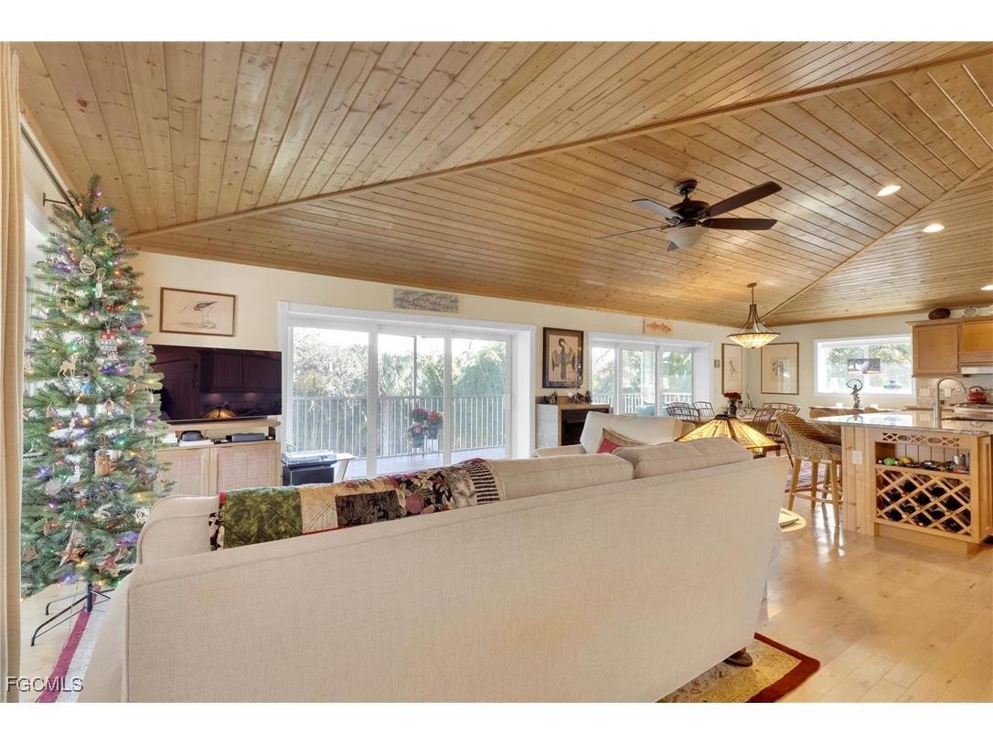 7704 Myrsine Circle #10 Bokeelia FL 33922 2025022580 image8