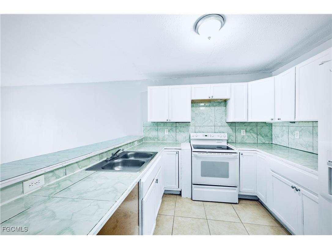 772/774 Holmes Avenue Lehigh Acres FL 33974 2025020984 image7