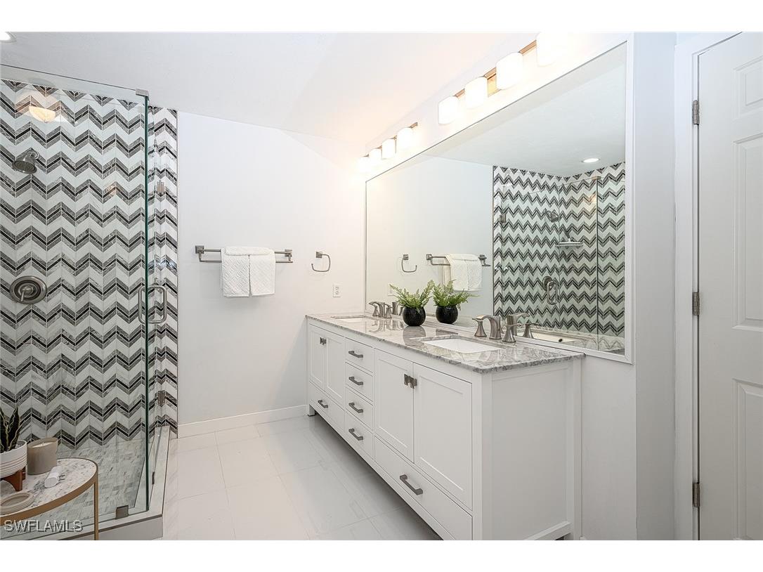 772 Reef Point Circle #55 Naples FL 34108 225075764 image18