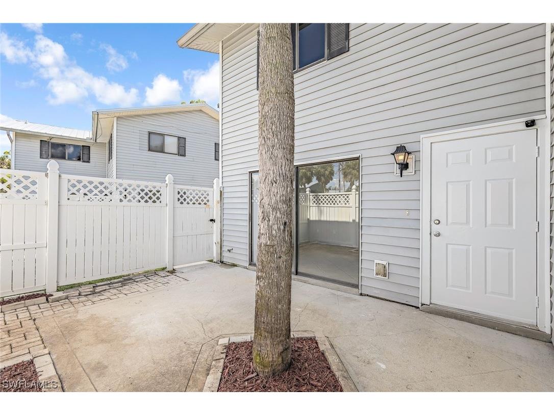 7737 Tamara Lee Court #101 Fort Myers FL 33907 223076878 image1