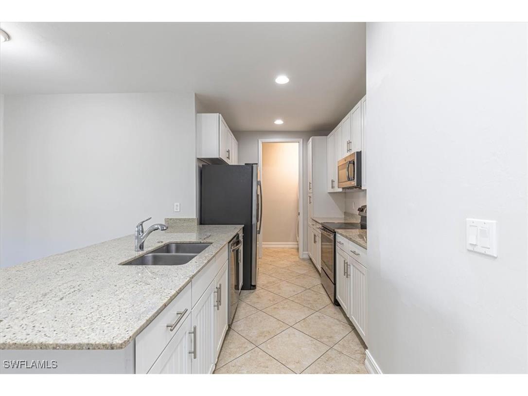 7738 Bristol Circle Naples FL 34120 225076337 image11