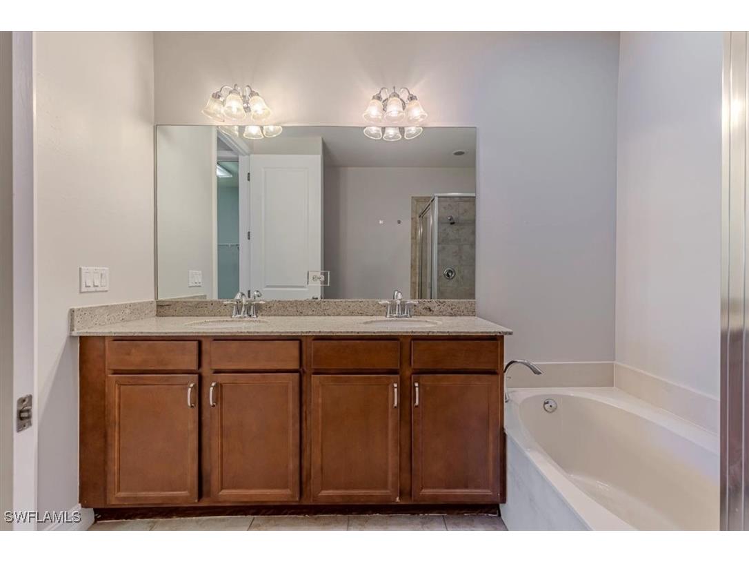 7738 Bristol Circle Naples FL 34120 225076337 image22