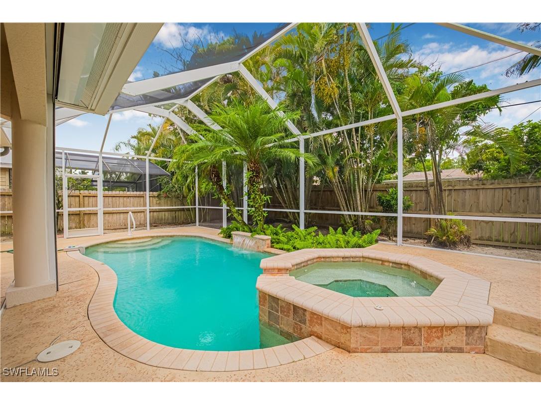 774 105th Avenue N Naples FL 34108 225059175 image1