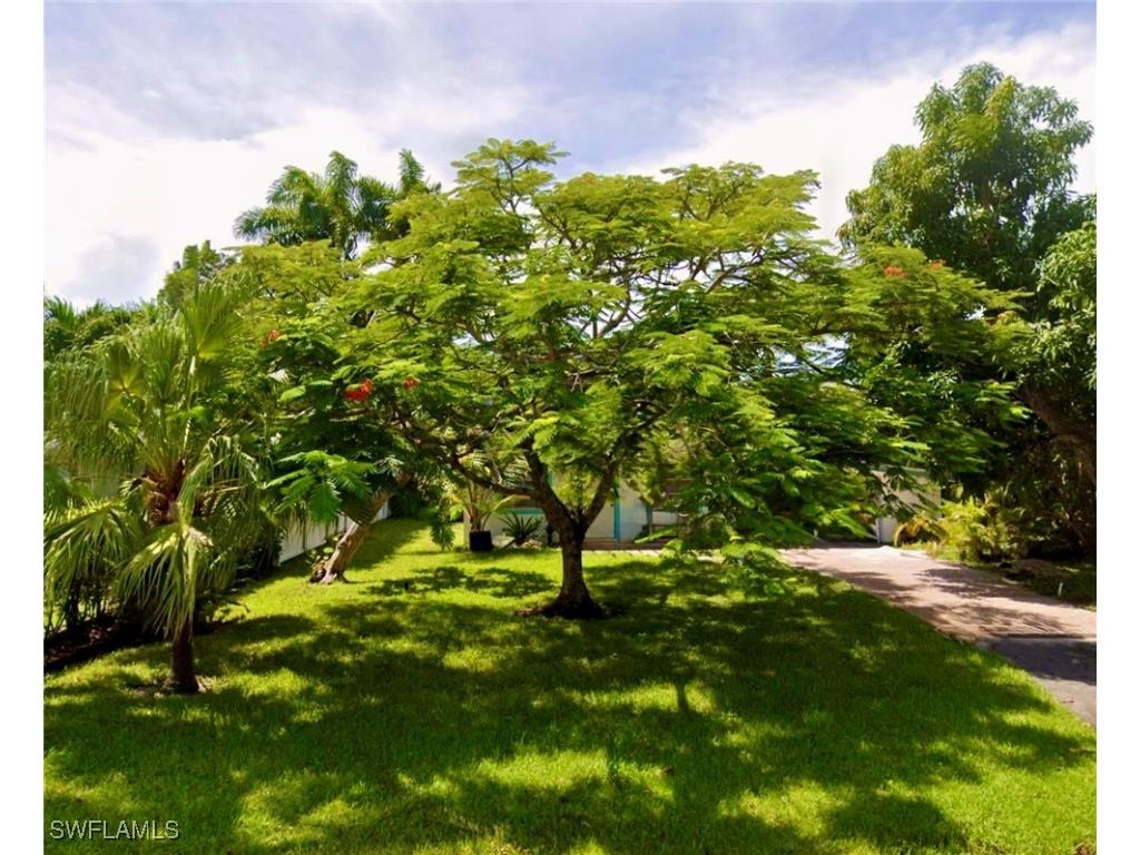 774 11th Avenue S Naples FL 34102 225023942 image1