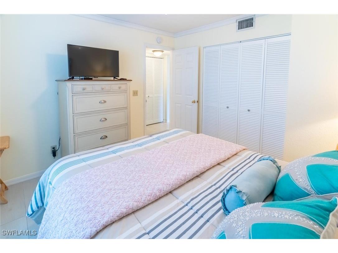 774 Wiggins Lake Drive #106 Naples FL 34110 225068362 image15