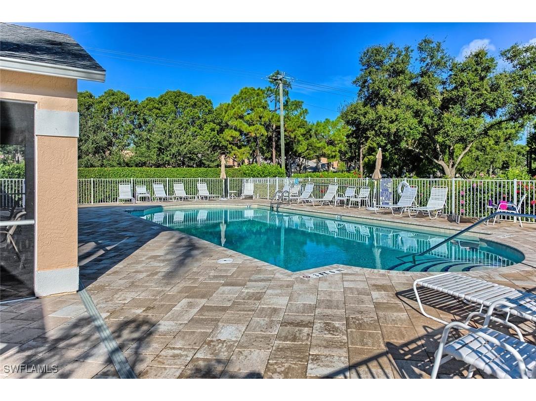 774 Wiggins Lake Drive #106 Naples FL 34110 225068362 image32