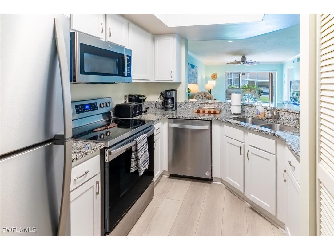 774 Wiggins Lake Drive #106 Naples FL 34110 225068362 image6