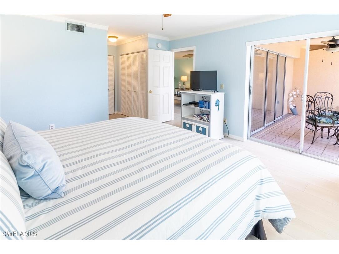 774 Wiggins Lake Drive #106 Naples FL 34110 225068362 image8