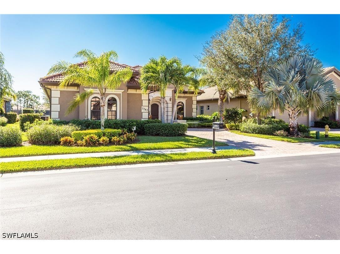 7747 Cottesmore Drive Naples FL 34113 226020460 image2