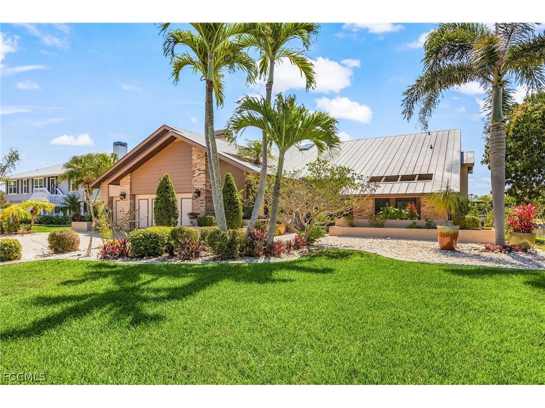 7747 Grande Pine Road Bokeelia FL 33922 2026013407 image1