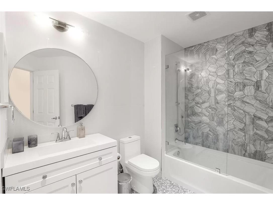 775 Hampton Circle #133 Naples FL 34105 226002729 image16