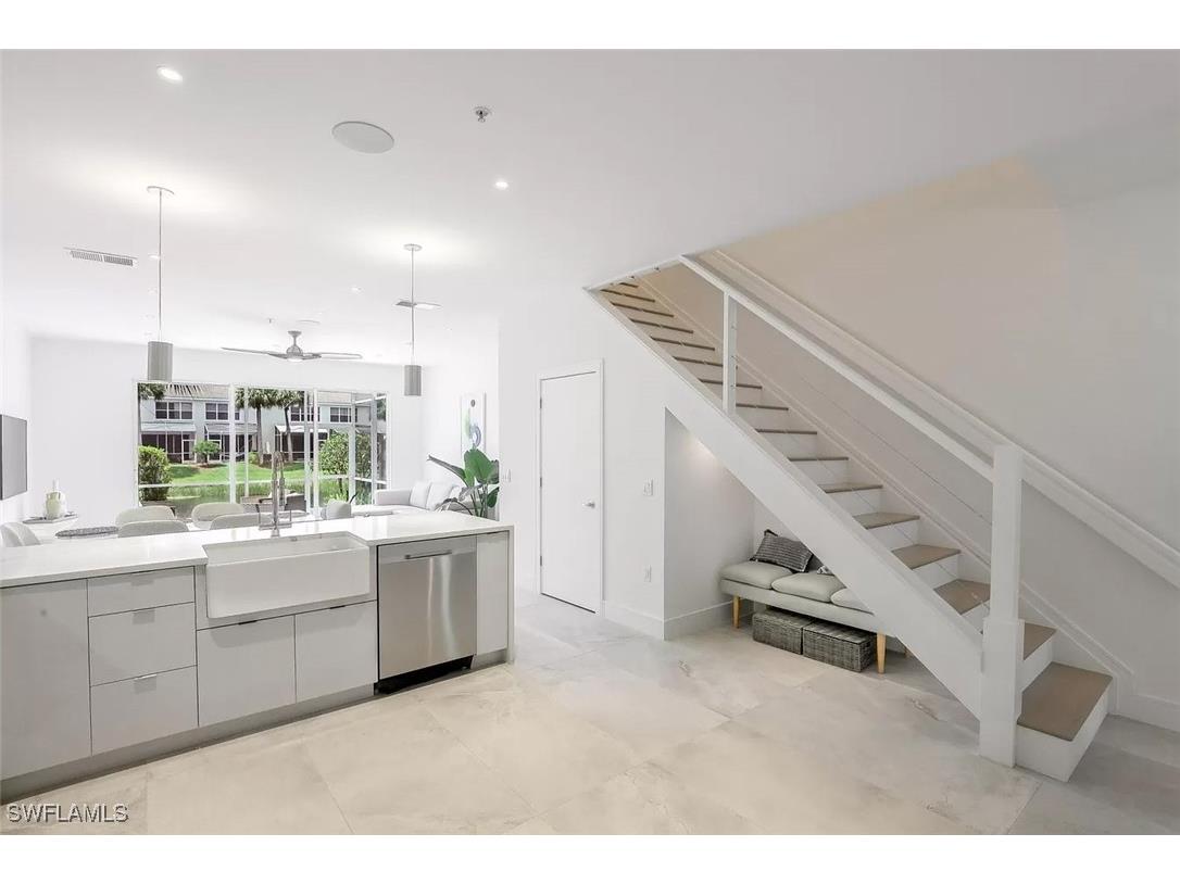 775 Hampton Circle #133 Naples FL 34105 226002729 image6