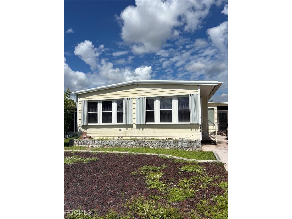 775 Knotty Pine Circle North Fort Myers FL 33917 2025013256 image1