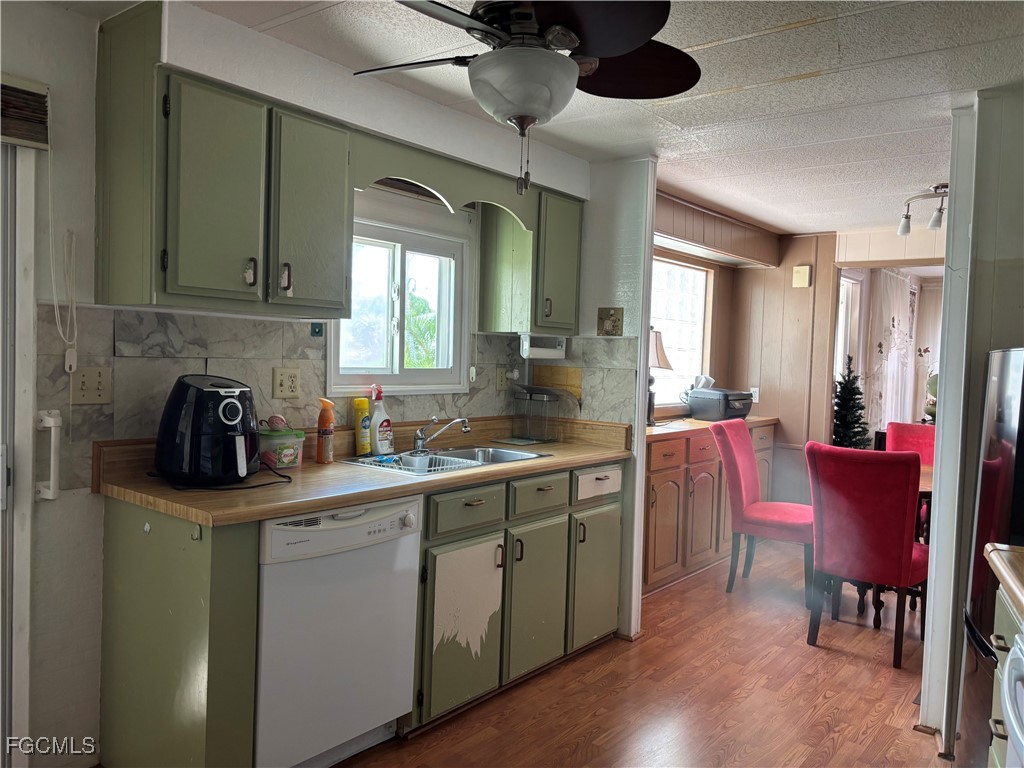 775 Knotty Pine Circle North Fort Myers FL 33917 2025013256 image6