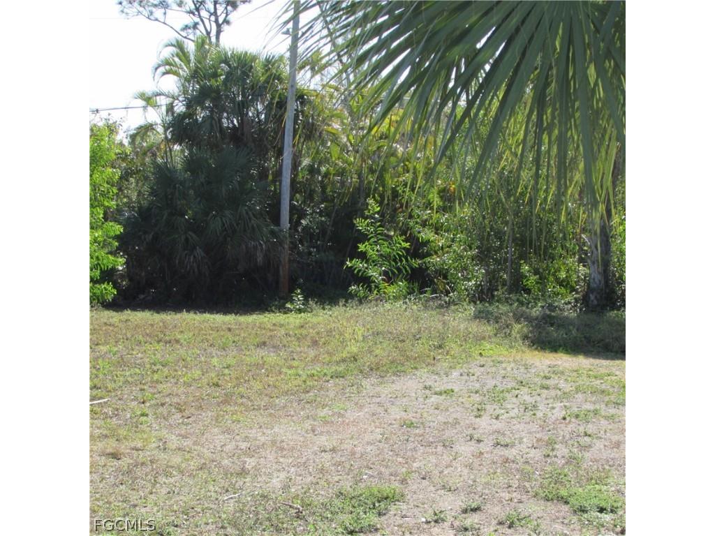 7757 Breakwater Court Bokeelia FL 33922 2026011768 image3