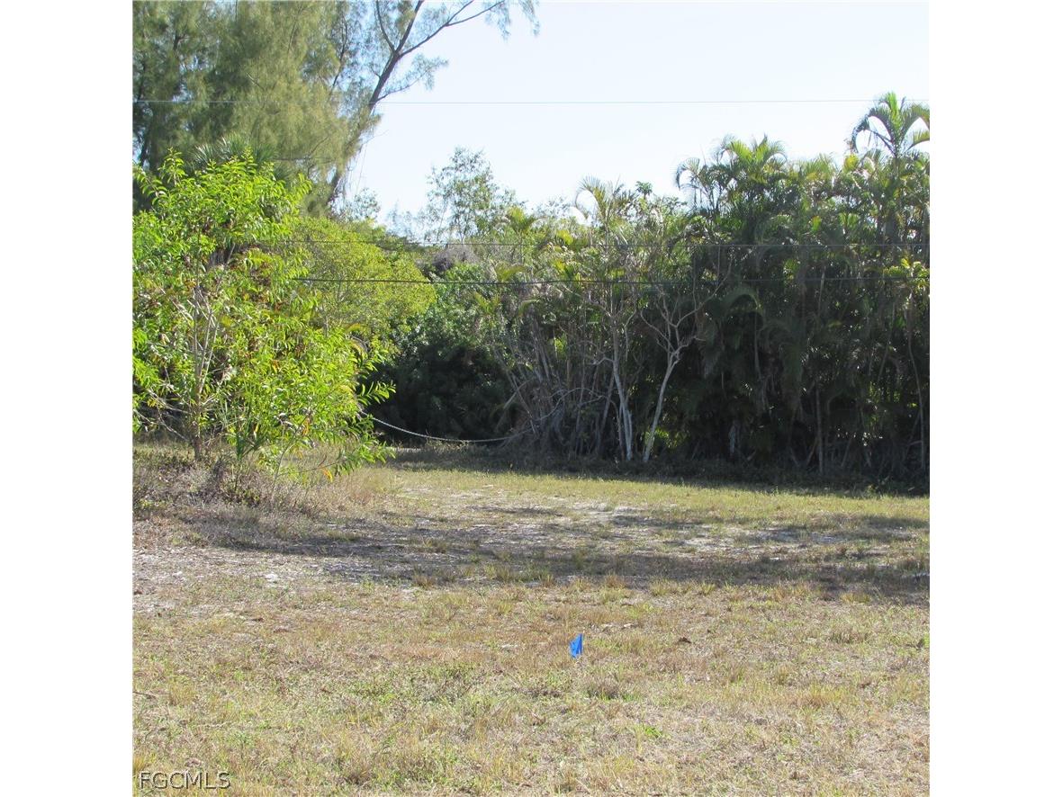 7758 Breakwater Court Bokeelia FL 33922 2026012053 image5