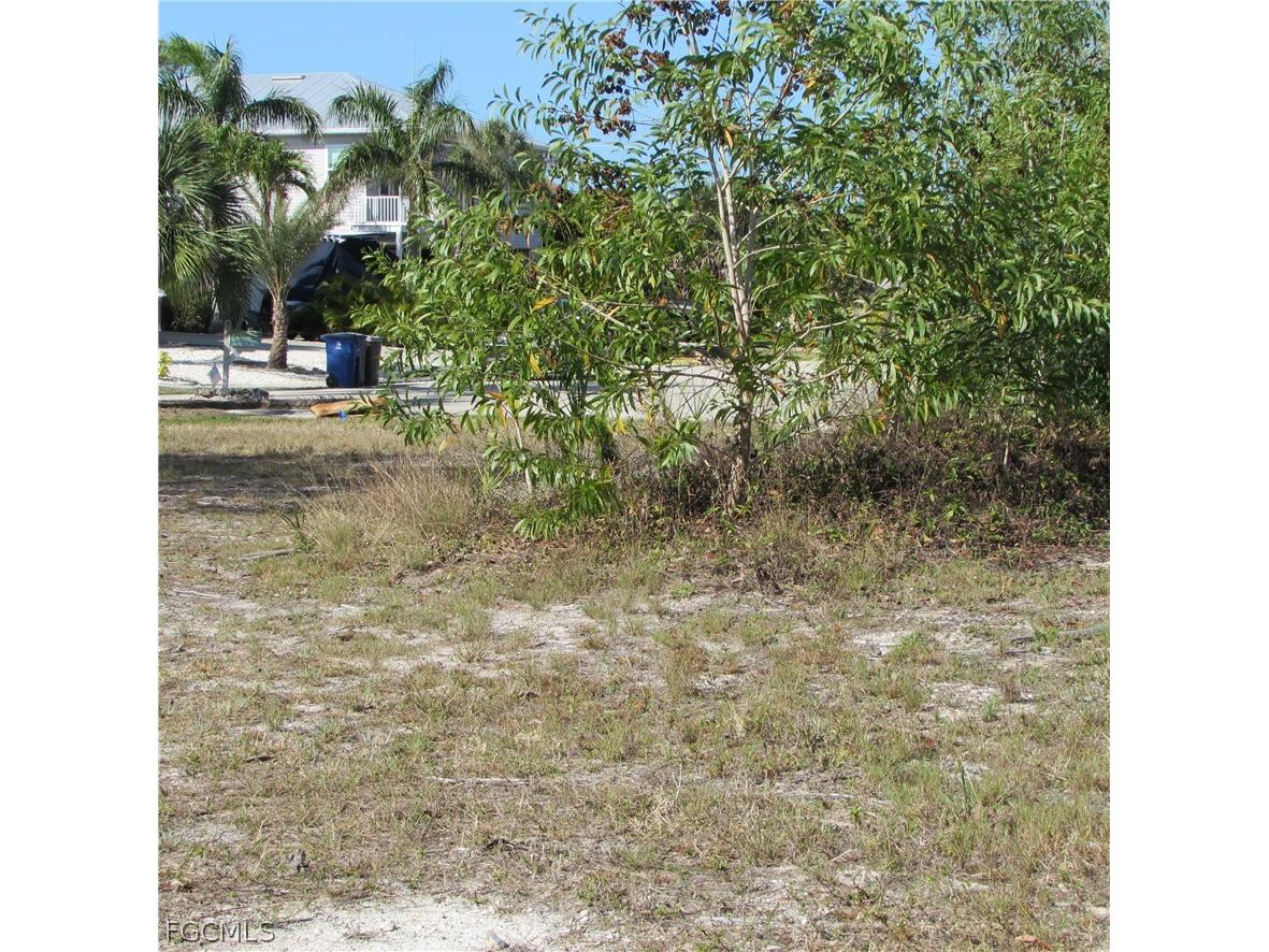 7758 Breakwater Court Bokeelia FL 33922 2026012053 image9