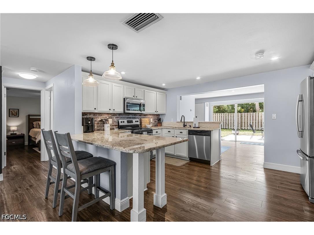 776 Entrada Drive S Fort Myers FL 33919 2026021464 image3