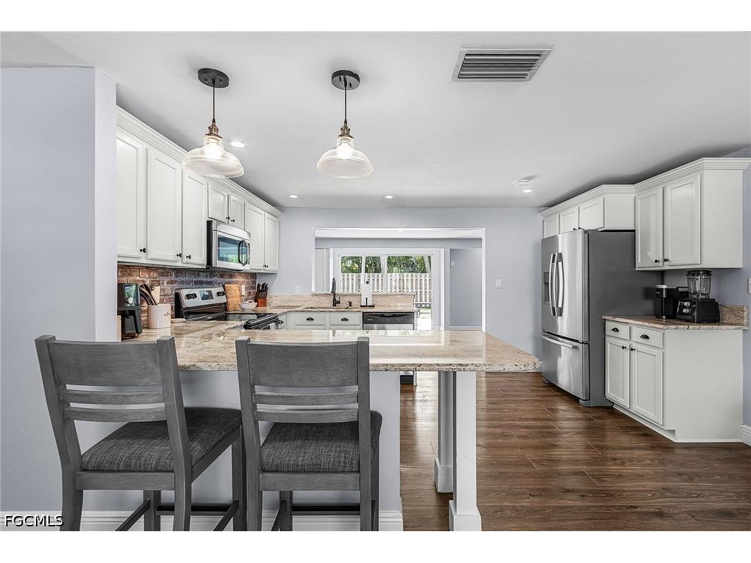 776 Entrada Drive S Fort Myers FL 33919 2026021464 image8