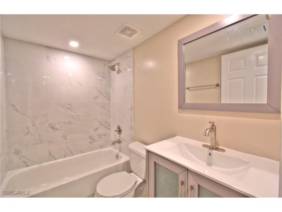 776 Landover Circle #101 Naples FL 34104 225048640 image10