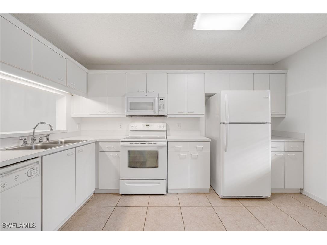 7761 Jewel Lane #103 Naples FL 34109 225084840 image13