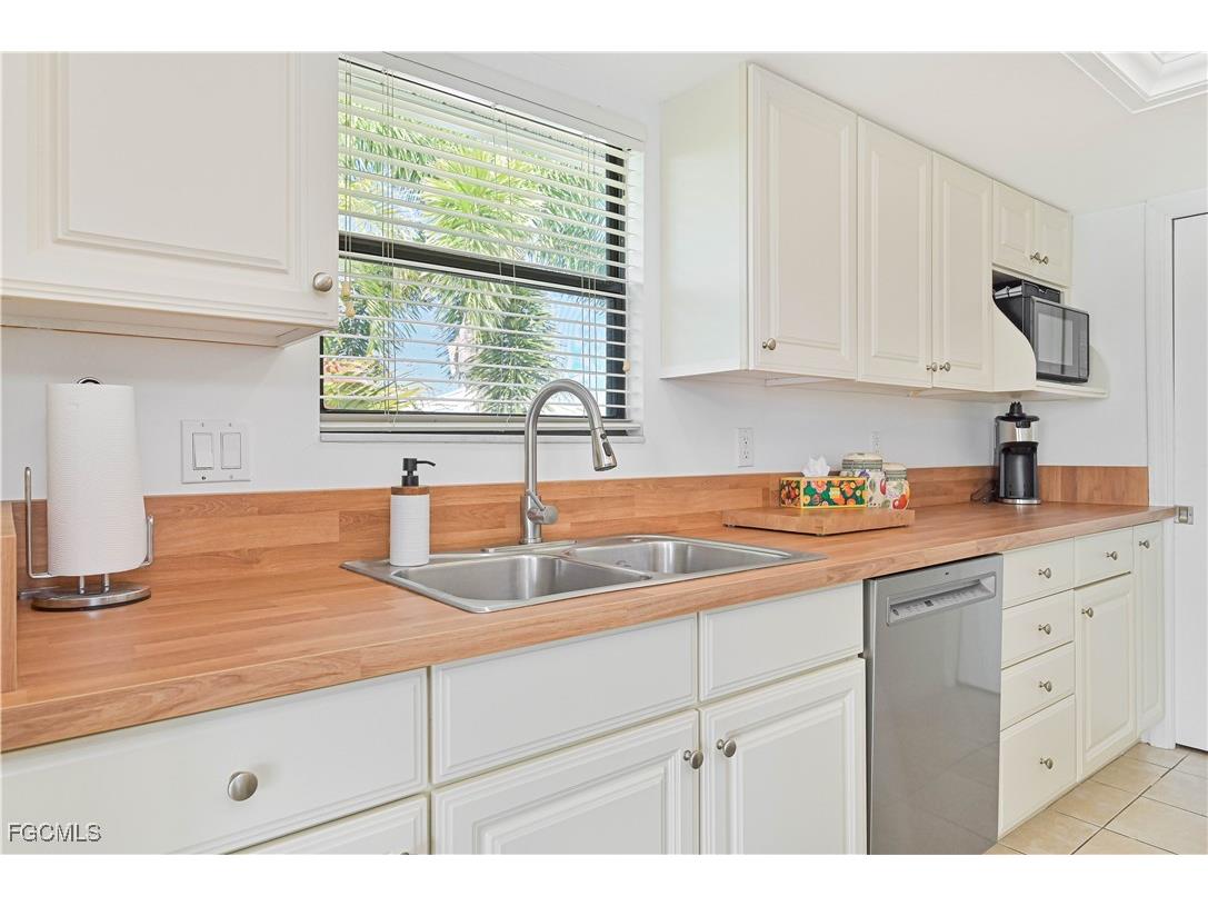 7769 Grande Pine Road Bokeelia FL 33922 2025016168 image38