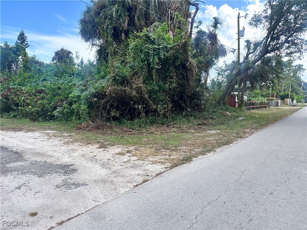 7769 Marx Drive North Fort Myers FL 33917 2025018048 image5