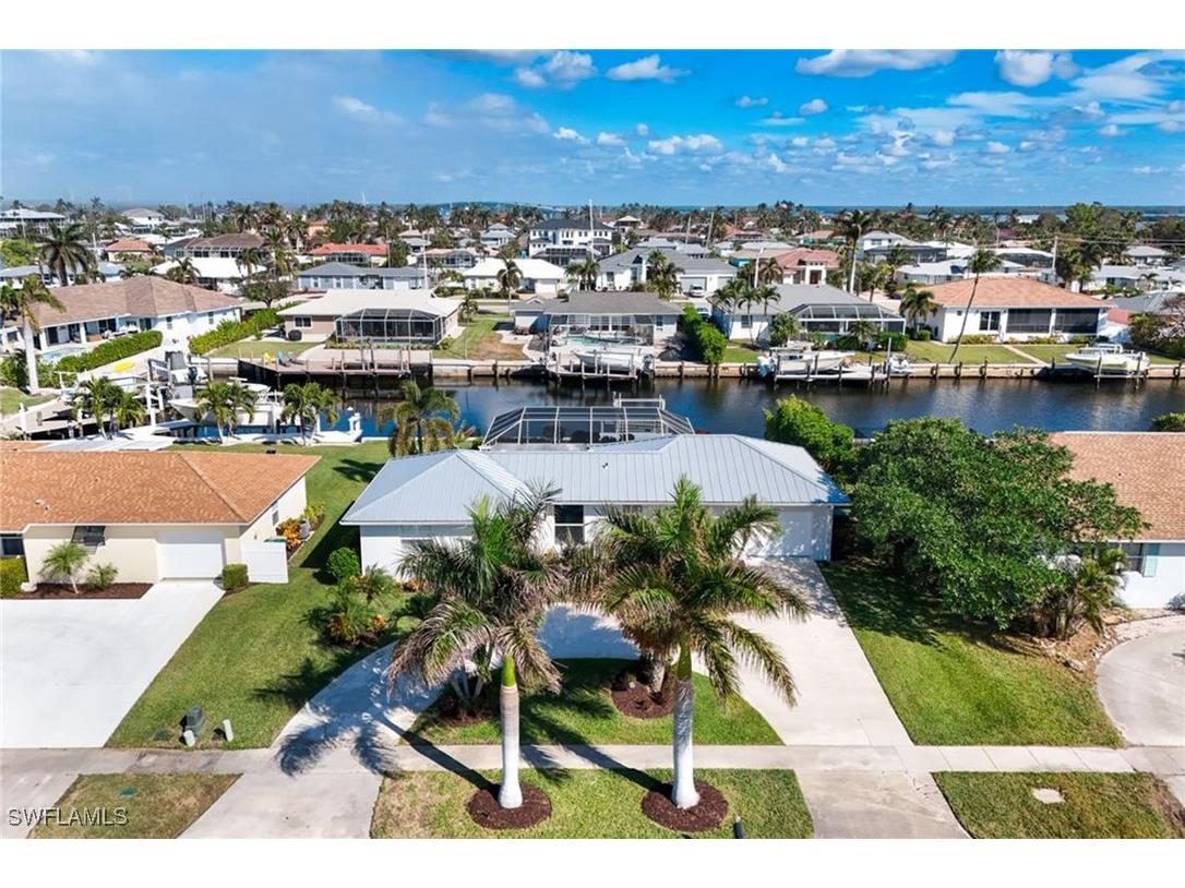 777 Apple Court Marco Island FL 34145 224103708 image1