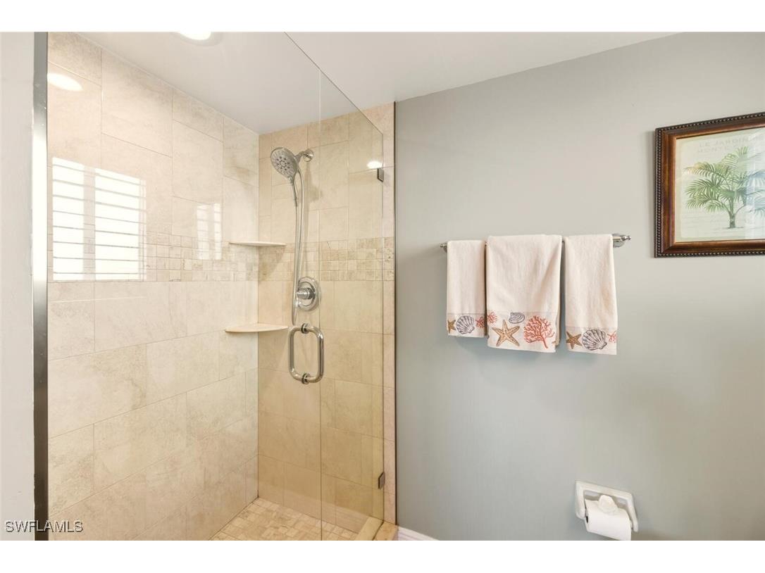 7772 Emerald Circle #101 Naples FL 34109 225081456 image17