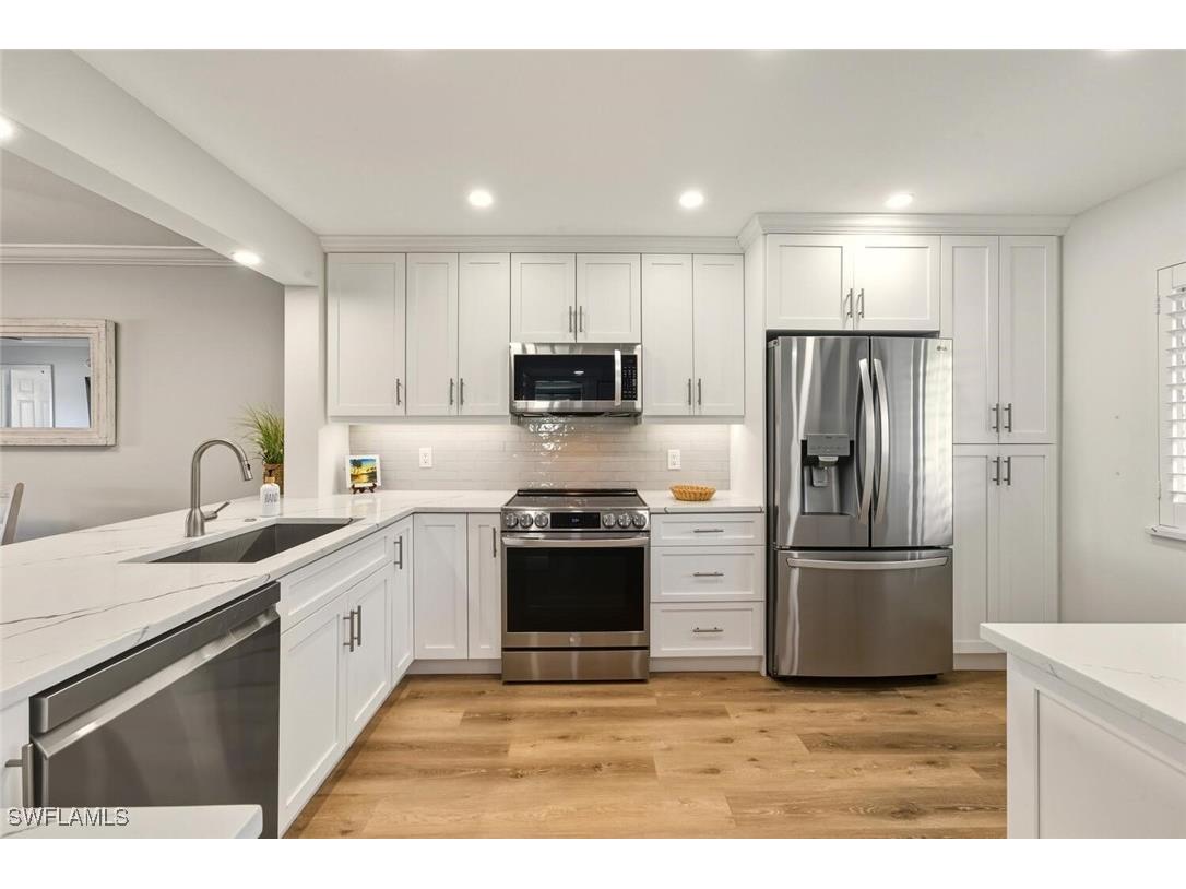 7772 Emerald Circle #101 Naples FL 34109 225081456 image3